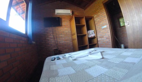 Chalet económico, balcón, vistas a la laguna