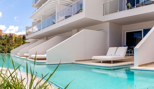Honeymoon Suite, Beachfront (Swim-up)