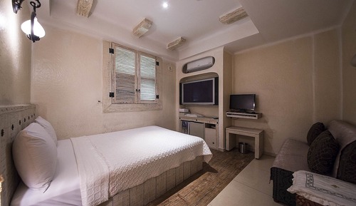 Room (Deluxe Room)