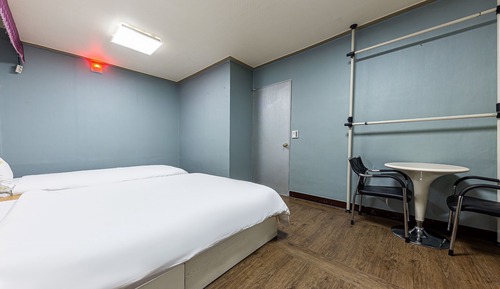 Room (Twin Room)