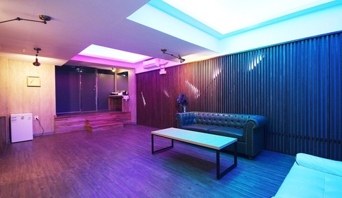 Room (Our Azit (karaoke ast at the venue))