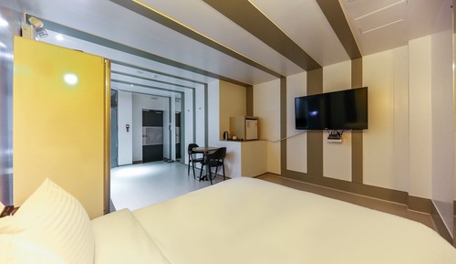 Room (Premium)