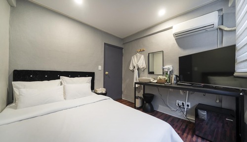 Room (Standard room (no parking available i)