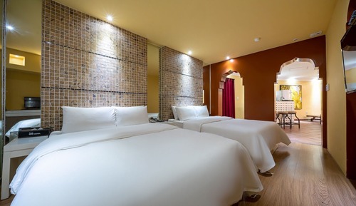 Room (Villa room (all day))