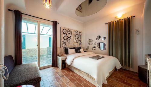 Room (Terrace B C)