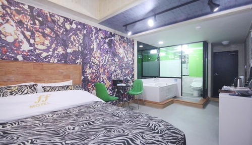 Room (Special Room)