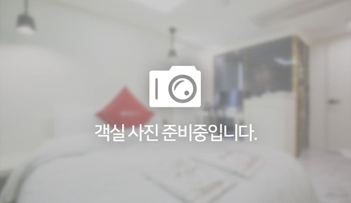 Room (THE PLAY-GAME ZONE)