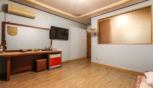 Room (Ondol room)