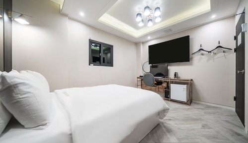 Room (Premium (TV Spa Bathtub))