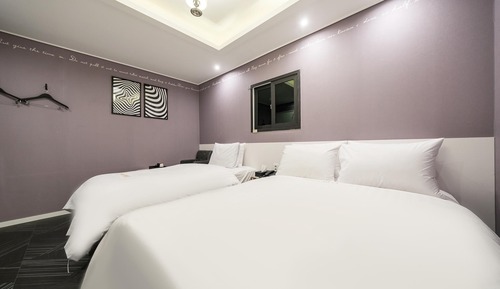 Room (Premium Twin (TV))