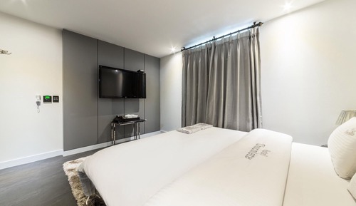 Room (Semi-Deluxe Room Deluxe)