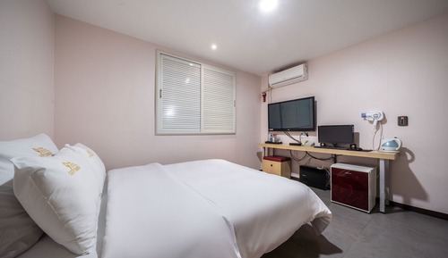 Room (Standard room B)