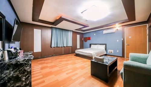 Room (Special Room)