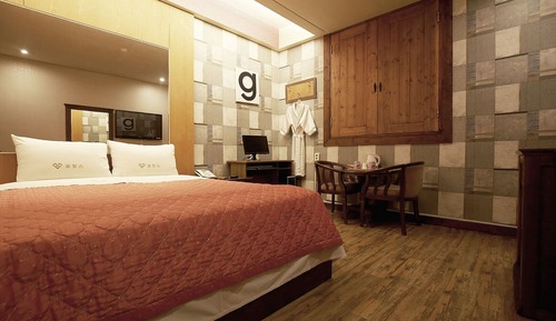 Room (Special price event (random/first com)