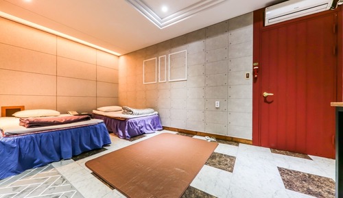 Room (Semi-Special Room)