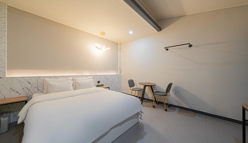 Room (Standard - Room Only (65-inch Smart T)