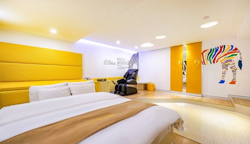 Room (Suite (Round Bath with Netflix free v)