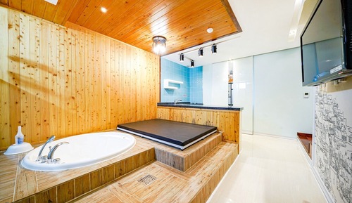 Room (VIP Duplex (Equestrian bed installati)