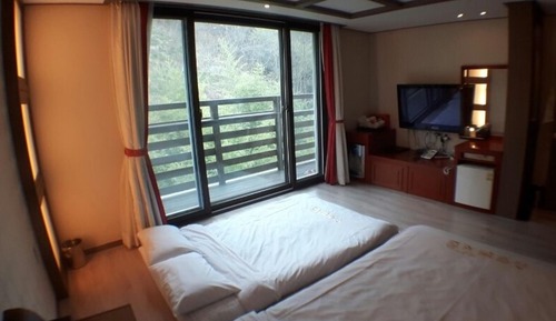 Room (Korean)
