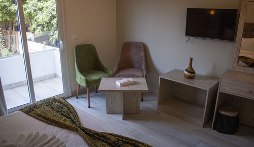 Habitación Confort doble, 1 cama de matrimonio, vistas al jardín