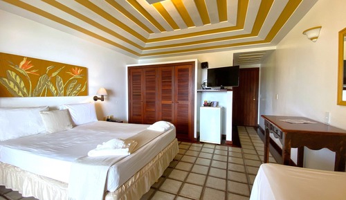 Habitación superior con 2 camas individuales, vistas al mar