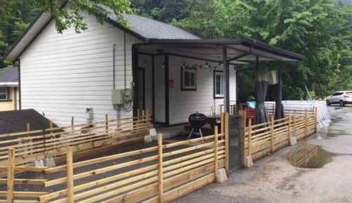 Room (Family d (Private Pet Fence BBQ grill)