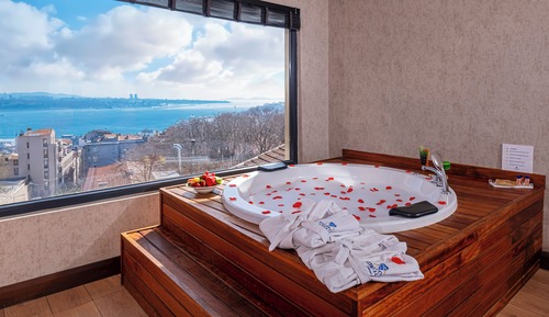 King Suite with Sea View