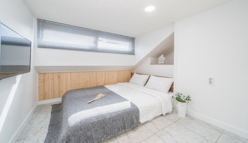 Room (Penta 1 (bed room 1 + ondol room 1))