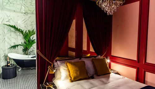 Romantic Room - Bath for 2 (The Red Room)