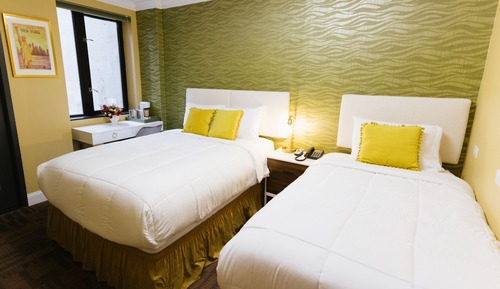 Deluxe Twin Beds Room