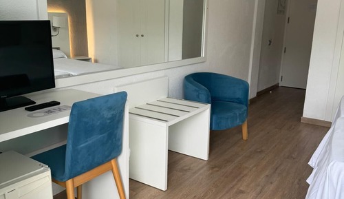 Habitación familiar con 2 camas individuales