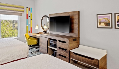 Habitación, 2 camas de matrimonio, frigorífico y microondas