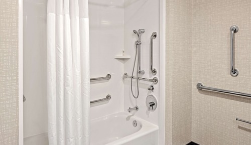 Habitación, 2 camas de matrimonio, accesible para personas con discapacidad, bañera