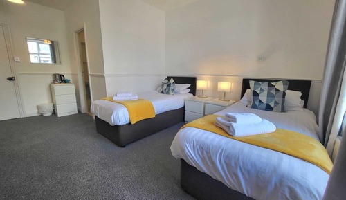 Habitación clásica con 2 camas individuales