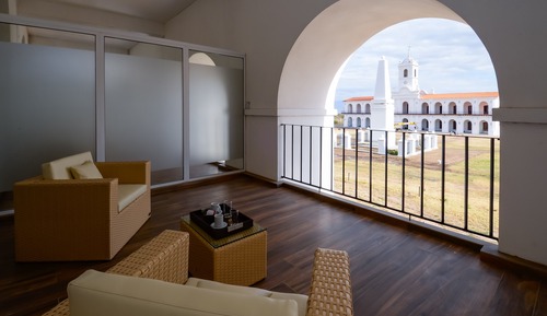 Habitación superior con 1 cama doble o 2 individuales, terraza, vistas al valle