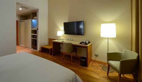Habitación estándar con 1 cama doble o 2 individuales, baño privado