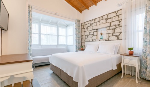 Habitación superior con 1 cama doble o 2 individuales