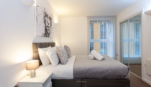 City Apartment, 2 Bedrooms, Kitchen, City View