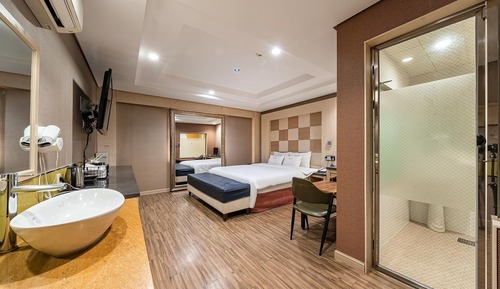 Room (Ocean View Deluxe (More spacious room)