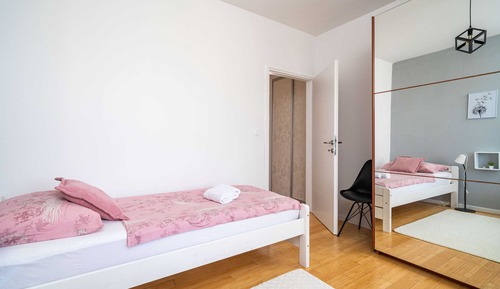 Apartamento (Two Bedroom Apartment with Terrace)