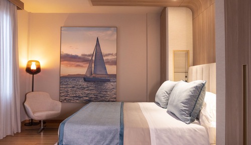 One-Bedroom Suite with Balcony and Sea View of the Baia delle Favole