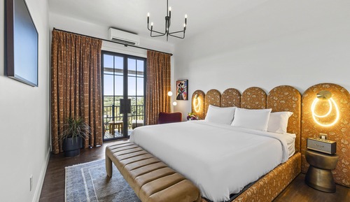 Deluxe Room, 1 King Bed