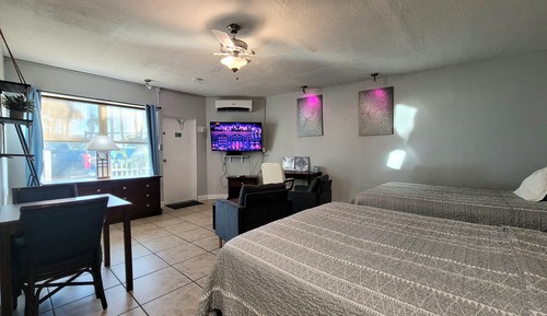 Habitación familiar, 2 camas de matrimonio, no fumadores, frigorífico y microondas