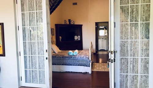 Habitación Deluxe, 1 cama de matrimonio, balcón, vistas al patio