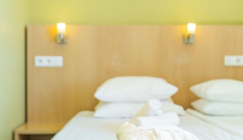 Habitación superior con 1 cama doble o 2 individuales