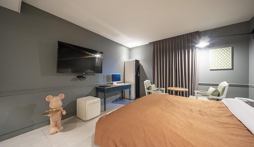 Room (1 room 1 parking deluxe room (simple )