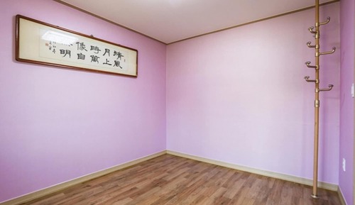 Room (No 102 Amply)