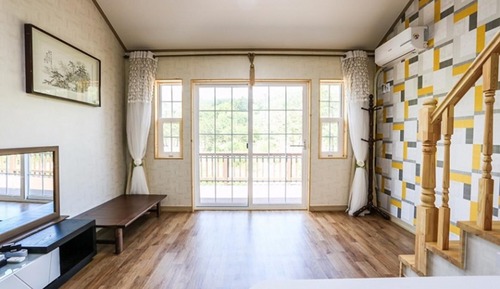 Room (Room 202 Leisurely (Duplex))