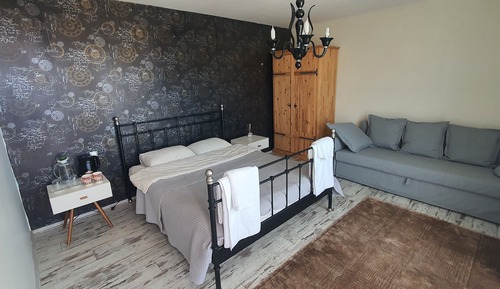 Habitación de diseño, vistas al lago, en la zona del jardín