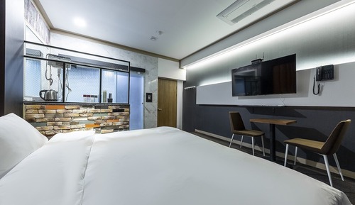 Room (Single-story drive-in - U3-U6 (reserv)